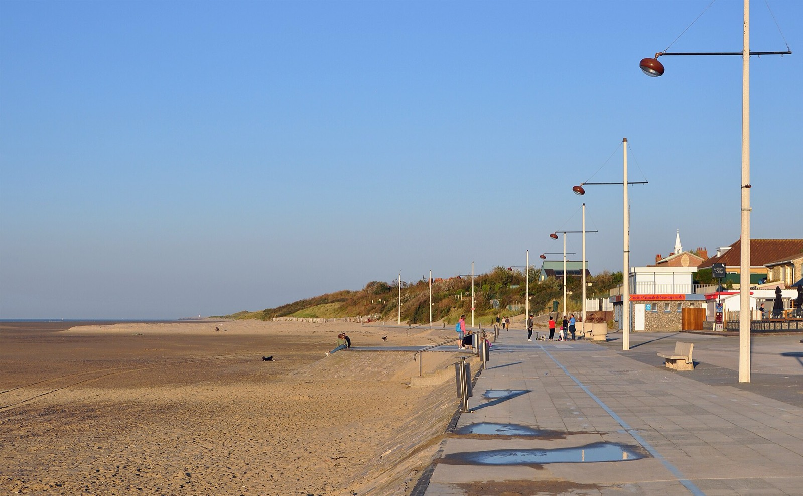 Gravelines - Poste de Secours de Petit – Fort – Philippe, plage en Nord